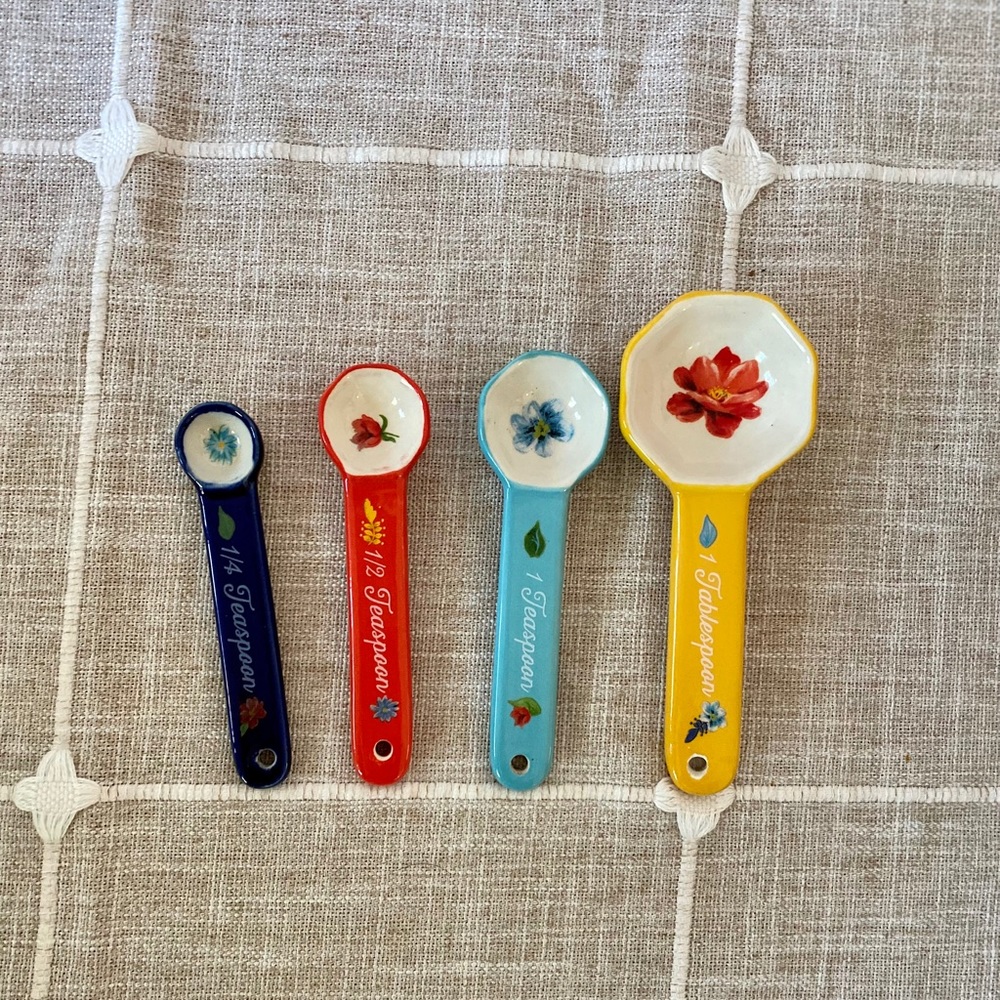 pioneer woman kitchen gear